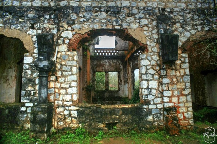 Năm 1945, đoàn nữ tu rời về Hà Nội, tu viện vì thế mà bị bỏ hoang thành phế tích cho đến ngày nay.