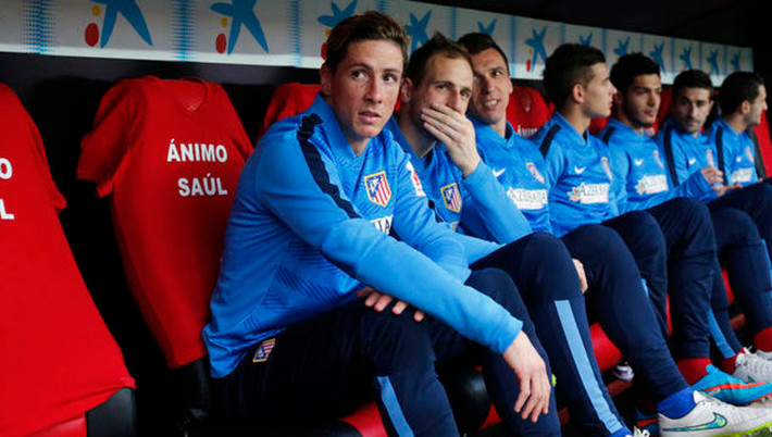 Sau khi để mất hàng loạt trụ cột vào tay các đại gia của bóng đá châu Âu, Atletico Madrid buộc phải đưa về rất nhiều ngôi sao khác như Luciano Vietto, Angel Correa, Fernando Torres hay trung vệ Fiorentina Stefan Savic để khỏa lấp chỗ trống. Mô hình chung đã biến băng ghế dự bị của đội bóng thành Madrid trở nên quá tải hơn bao giờ hết.
