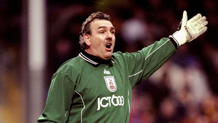 Neville Southall: 41 tuổi 178 ngày.