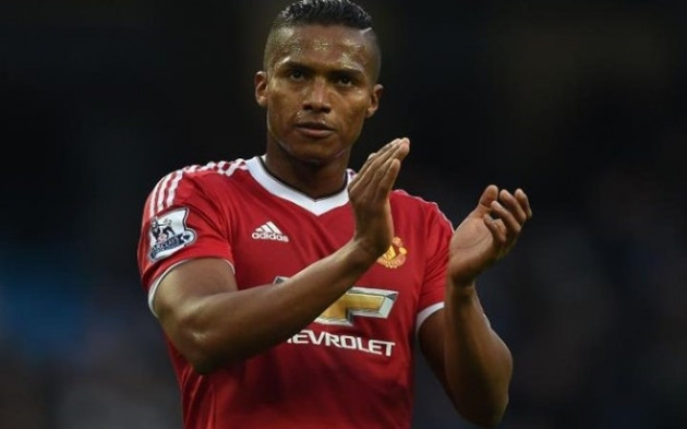 Valencia cũng đang chiếm trọn niềm tin của tân huấn luyện viên Jose Mourinho cho vị trí hậu vệ cánh phải. Cầu thủ người Ecuador cho biết, chỉ cần MU đưa ra hợp đồng, anh sẽ ký ngay mà không cần suy nghĩ.