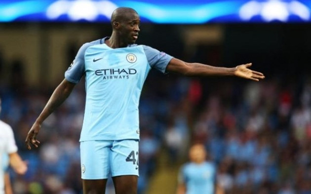Yaya Toure rất muốn ra đi ngay trong kỳ chuyển nhượng hè vừa qua nhưng lại không muốn giảm mức lương 250.000 bảng mỗi tuần đang nhận tại sân Etihad. Vì vậy, chẳng có đội bóng nào dám mạo hiểm chi một số tiền lớn để đãi ngộ một ngôi sao đã luống tuổi và liên tục dính chấn thương.