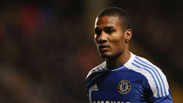 Mùa giải 2011/2012, Florent Malouda đã có 117 đường chuyền tạo cơ hội cho các đồng đội ghi bàn. Với mùa giải thành công này đã giúp cầu thủ người Pháp lọt vào danh sách top 10 chân truyền tốt nhất lịch sử giải Ngoại hạng Anh.