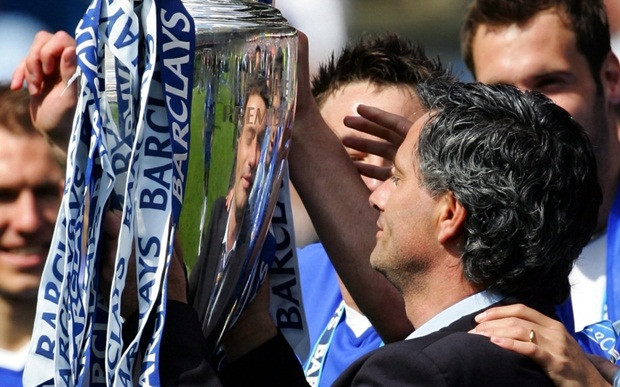 Xếp sau G.Hiddink chính là Jose Mourinho (người bị Chelsea sa thải trước khi G.Hiddink tới). HLV người Bồ Đào Nha đã có 212 trận đấu cầm quân tại Premier League trong đó có 140 trận thắng, hòa 44 trận và thua 28 trận. Tỷ lệ thành công đó là 66%.
