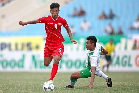 Aung Thu cùng với Kyi Lin hay Kyaw Ko Ko là những nhân tố không thể thiếu trong đội hình của ĐT Myanmar tại AFF Cup 2016. Ghi bàn hai trong ba trận đấu, cầu thủ trẻ của nước chủ nhà bảng B AFF Cup 2016 này khiến mọi người phải nể phục mình bởi hiệu suất nổ súng.