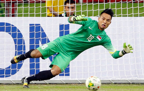 Mặc dùng ĐTQG Singapore không thể lọt vào vòng bán kết AFF Cup 2016, tuy nhiên thủ thành Hassan Sunny hoàn toàn xứng đáng với ngôi vị người gác đền của đội hình tiêu biểu AFF Cup 2016. Sự chắc chắn của thủ thành trẻ tuổi này đã khiến cho ĐTQG Thái Lan phải toát mồ hôi mới tìm được bàn thắng duy nhất vào những phút cuối tại lượt trận thứ hai vòng bảng.