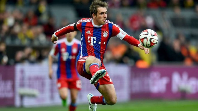 Philipp Lahm được HLV Pep Guardiola miêu tả là "Cầu thủ thông minh nhất thế giới", bởi anh có thể chơi tốt ở cả vị trí hậu vệ cánh lẫn tiền vệ trung tâm. Cựu đội trưởng tuyển Đức là nhân tố quan trọng giúp Bayern thống trị Bundesliga trong ba mùa giải liên tiếp từ năm 2013 đến 2016.