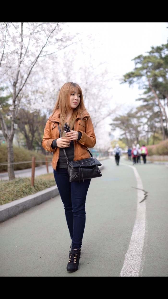 Mới đây, cư dân mạng một vài quốc gia Đông Nam Á đang chú ý tới màn lột xác từ mũm mĩm thành thân hình vạn người mê của cô gái 9X Thái Lan.