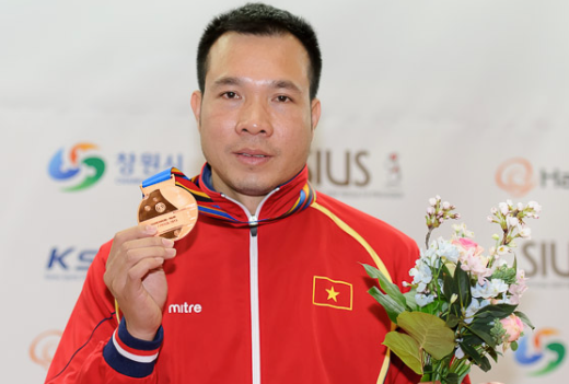 Xạ thủ người gốc Hà Nội này đã khẳng định được thương hiệu của mình qua những giải đấu lớn như vô địch cúp thế giới 2013, vô địch châu Á 2012 hay vô địch SEA Games 28 tại Singapore.
