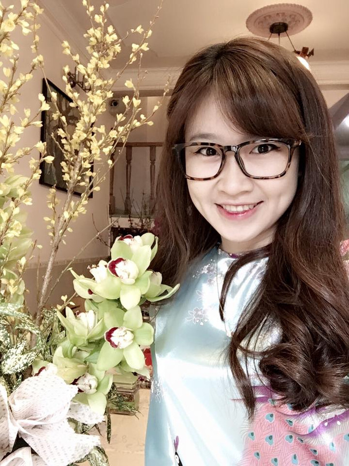 Cô nàng 9X Lê Trần Tố Oanh được biết tới là cô vợ trẻ trung, xinh đẹp của tuyển thủ Futsal Việt Nam Trần Long Vũ.