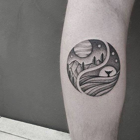 Những nét chấm dotwork đã mang đến cho những hình xăm khối tròn nét đặc biệt riêng của mình.