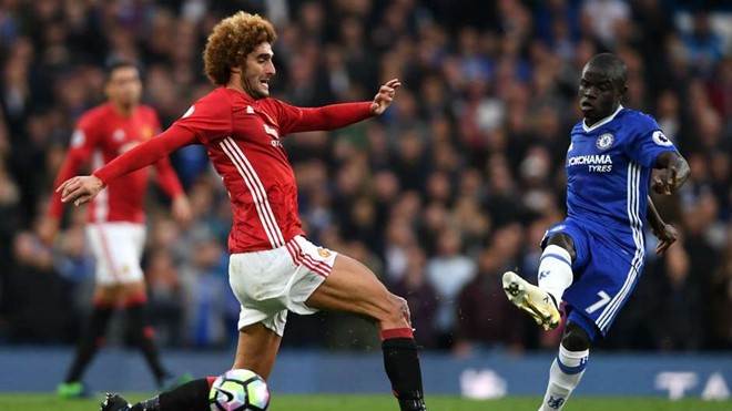 Marouane Fellaini là cầu thủ có thể hình, nhưng việc xoay chuyển chậm là vấn đề cực lớn với ngôi sao người Bỉ này. Trong trận đấu với Chelsea vừa qua, mọi đợt tấn công của MU khi qua chân của Fellaini dường như đều kết thúc bởi anh thường xuyên để N'Golo Kante cướp bóng.