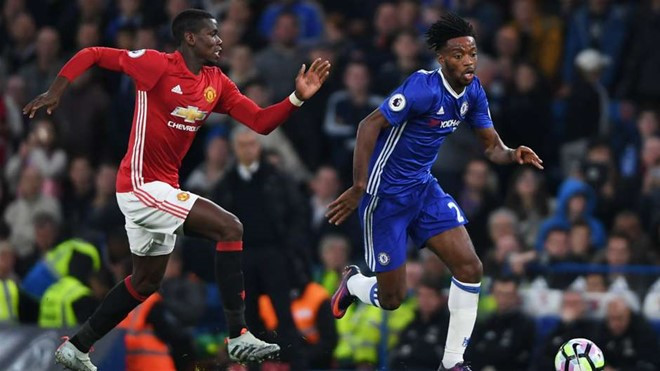 Pogba tiếp tục hứng chịu sự chỉ trích từ người hâm mộ sau màn trình diễn nhạt nhòa trên sân Stamford Bridge trong trận đấu với Chelsea.