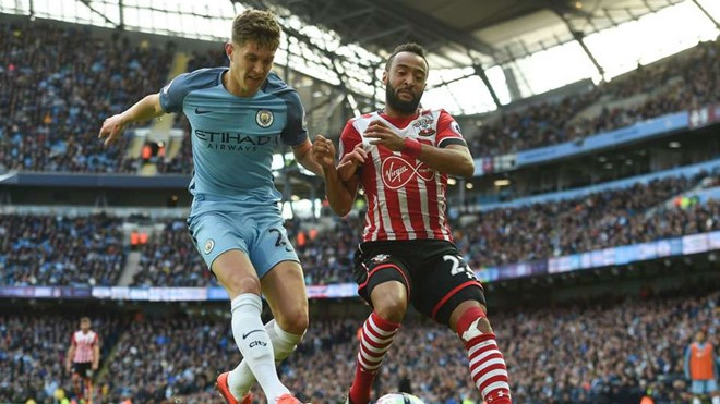 Sai lầm trong pha phá bóng của John Stones vô tình lại trở thành đường kiến tạo tuyệt vời dành cho Nathan Redmond sút tung lưới Bravo, khiến Man City phải chia điểm với đội bóng chiếu dưới Sunderland.