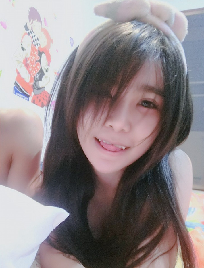 Chính điều này đã khiến cho trang cá nhân của cô nàng hot girl xinh đẹp này sở hữu hàng trăm ngàn lượt theo dõi và chia sẻ.