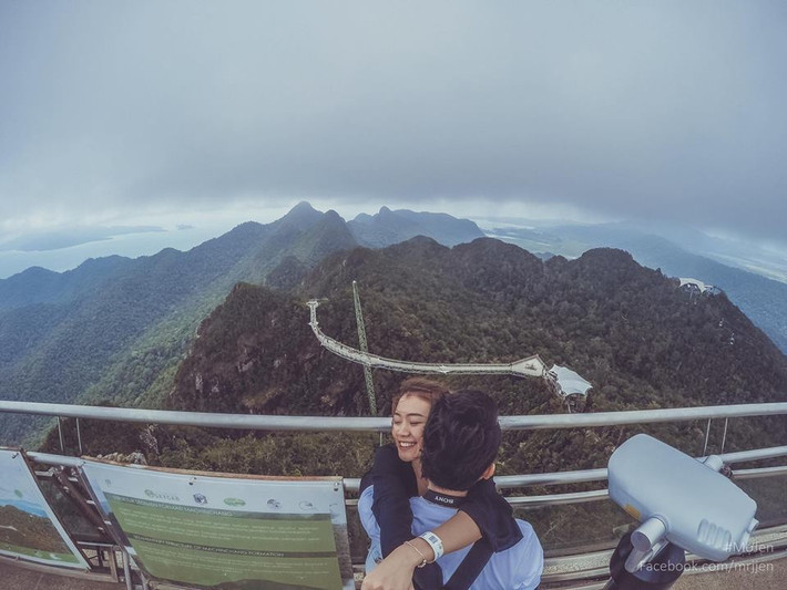 Không muốn đi vào con đường cũ của trào lưu chụp ảnh Follow Me, cặp đôi Nguyễn Nghĩa và Huyền Sang đã vắt óc suy nghĩ ra lối đi riêng cho mình.