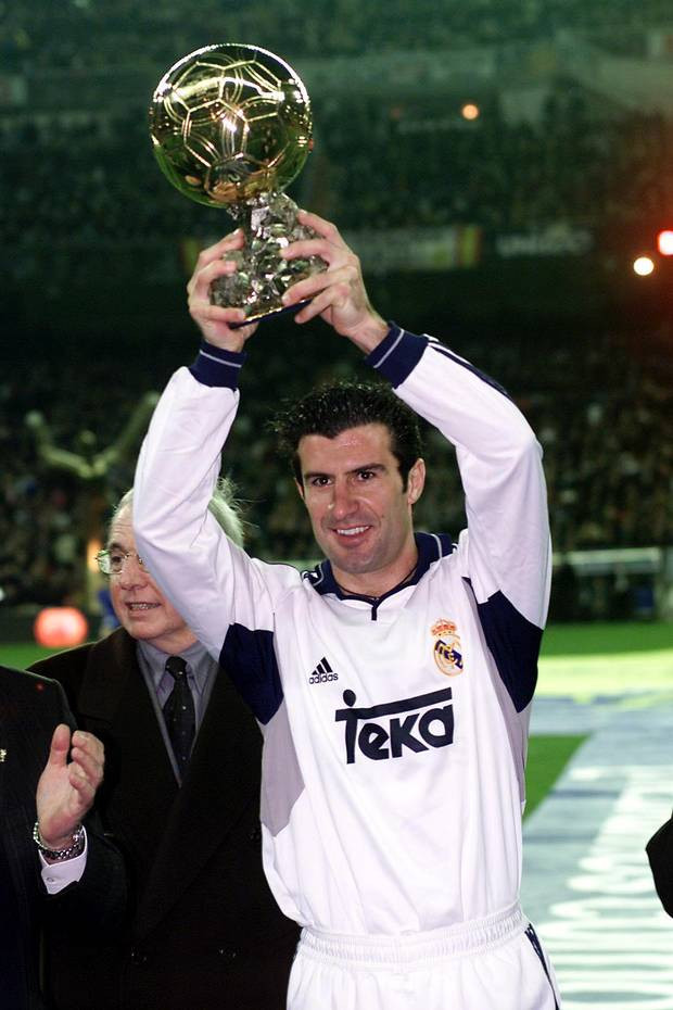 Luis Figo là người Bồ Đào Nha thứ hai nhận danh hiệu Quả bóng vàng thế giới. Đặc biệt, bằng lối chơi kỹ thuật của mình, Figo đã mang đến cho Real Madrid một mùa giải 2000 cực thành công trên phương diện nội địa cũng như những giải đấu quốc tế. Ảnh: Realmadrid.com