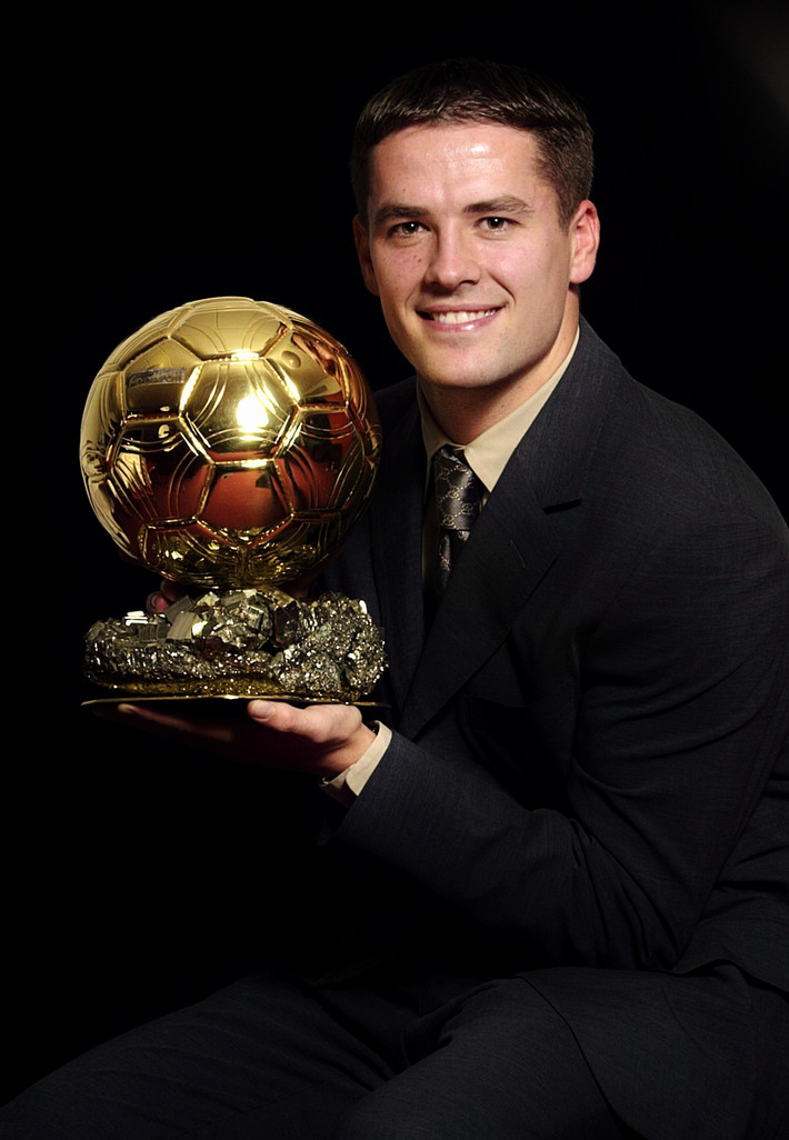 Michael Owen được mệnh danh là "chiếc công thức một" người Anh bởi khả năng bứt tốc và chớp thời cơ cực tốt. Năm 2001, cầu thủ này đã đoạt danh hiệu Quả bóng vàng thế giới trong màu áo của Liverpool nhưng ít lâu sau đó anh đã trở thành người của Real Madrid. Ảnh: Goal.com.uk