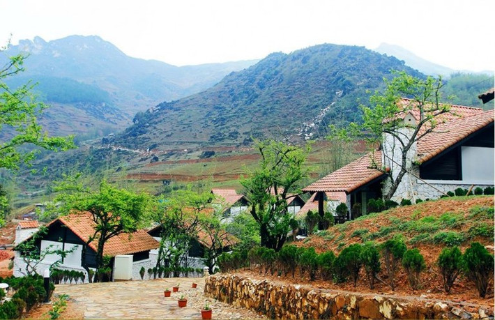 Khu nhà xinh đẹp và rộng lớn Sapa Jade Hill Resort (thôn Lý, xã Lao Chải, Sapa) mới đây gây ấn tượng khi nằm dọc sườn đồi.