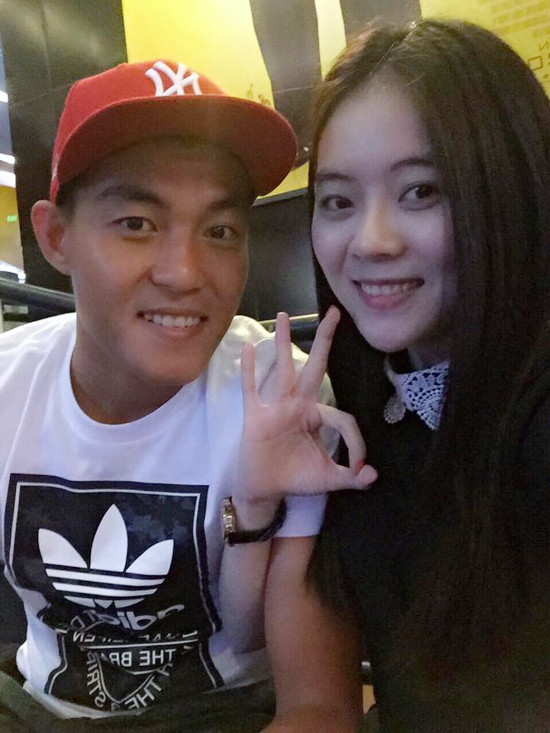 Tận dụng thời điểm V.League tạm nghỉ để ĐTQG tập trung chuẩn bị cho 2 trận đấu cuối cùng tại vòng loại World Cup 2018, nhiều cầu thủ Việt đã đưa người thân đi du lịch.