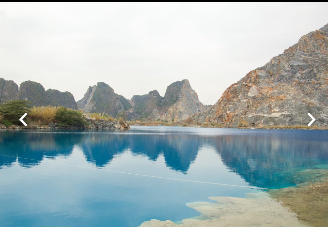 Theo giải thích của một nhiều dân sống xung quanh khu vực này cho rằng sở dĩ nước hồ có màu xanh là do ảnh hưởng của núi đá vôi xung quanh và chất tạo thuốc nổ.