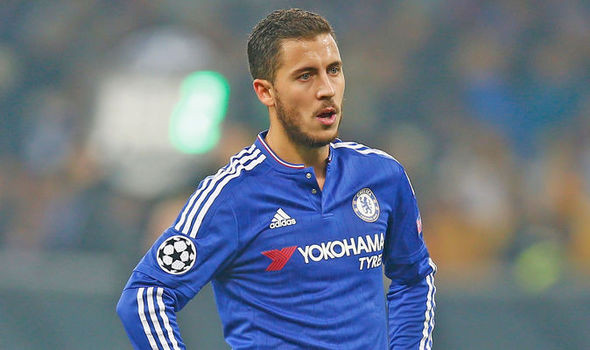 Ngôi sao người Bỉ đang dần mất danh tại Ngoại hạng Anh đầu tiên phải kể tới Eden Hazard của CLB Chelsea. Dù vẫn được HLV Guus Hiddink tin tưởng trao cho suất đá chính hàng nhưng tiền vệ 25 tuổi này vẫn chưa thể tìm lại phong độ đỉnh cao.