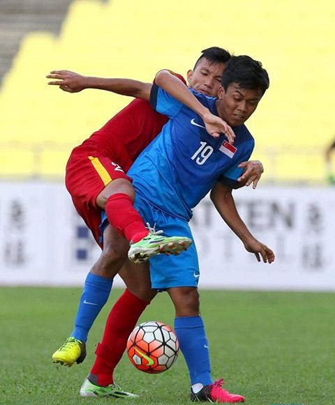 Đoàn Văn Hậu đã có siêu phẩm vào lưới Triều Tiên trong ngày ra quân của U19 Việt Nam tại VCK U19 châu Á 2016. Cầu thủ sinh năm 1999 của Hà Nội T&T thuận chân trái thi đấu điềm tĩnh và nền tảng thể lực tốt.