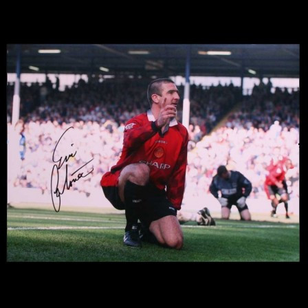 Tuy vậy, Cantona cũng được biết đến nhiều với cú kung-fu vào cổ động viên Crystal Palace ngày 25 tháng giêng năm 1995 khiến anh bị cấm thi đấu tám tháng qua đó tạo điều kiện để Blackburn Rovers lên ngôi vào cuối mùa giải đó.