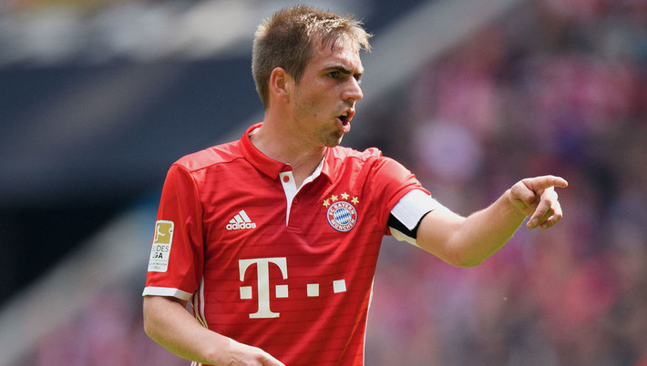 Mặc dù đã bước sang bên kia sự nghiệp, thế nhưng Philipp Lahm vẫn luôn là cái tên không thể thiếu trong đội hình đưa Bayern Munich vào đến bán kết cúp C1 châu Âu màu này. Không chỉ giữ vai trò thủ lĩnh mà cầu thủ người Đức còn được nhắc đến bởi lối chơi đa năng ở mọi vị trí và tinh thần thi đấu quật cường.