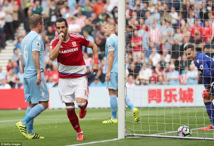 Sau khi rời Bernabeu, Negredo chuyển đến Sevilla, Man City, Valencia và hiện tại là Middlesbrough. Mùa này, anh chứng minh mình là tiền đạo vô giá với The Boro khi ghi 5 bàn thắng và kiến tạo 3 lần sau 16 trận. Ảnh: Getty Images