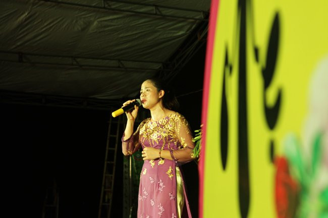 Đại lễ tại diễn ra các nghi thức tâm linh như lễ tiếp linh, lễ cúng phật – quy vong, lễ tụng kinh cầu siêu, lễ cấp mã cho vong, cúng thí thực cô hồn, niệm phật cầu gia bị, dâng y cúng dàng chư tăng,..và đặc biệt là nghi lễ “bông hồng cài áo”.