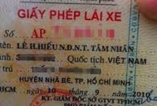 Trước đây, người Việt Nam thường có câu để nhắc các ông bố bà mẹ đặt cho con đó là "nam văn, nữ thị".