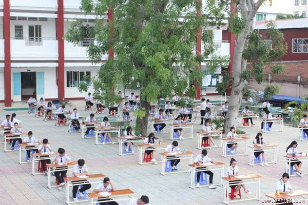 Cách đây chưa lâu, trường THPT Hùng Vương (TP HCM) cũng đã áp dụng hình thức thi ngoài trời để hạn chế gian lận trong thi cử.