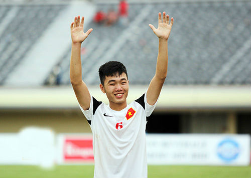 Ngoài lứa U19 Việt Nam 2016, thì lứa cầu thủ U19 của năm 2014 đã tạo nên dấu ấn bằng lối đá đập nhả vô cùng đẹp mắt làm rung động trái tim biết bao nhiêu NHM nước nhà và người đóng góp nhiều nhất đó là đội trưởng Lương Xuân Trường. Ảnh: Bongdaplus.