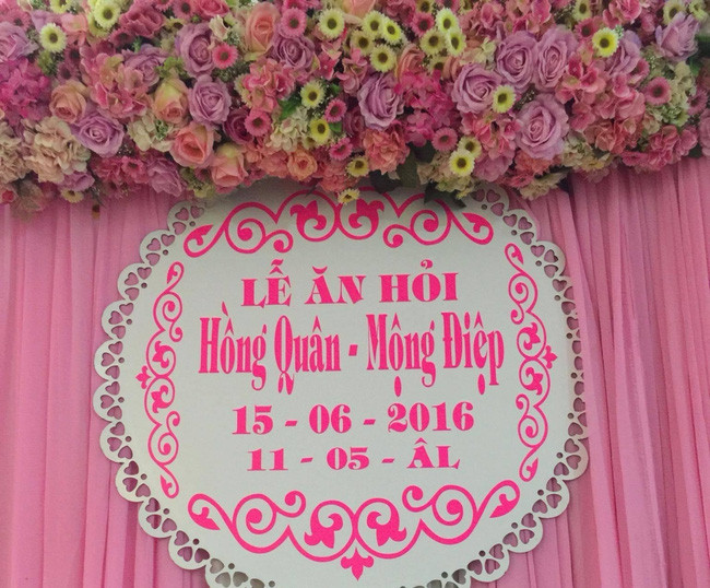 Sau rất nhiều đồn đoán về lễ ăn hỏi của Mạc Hồng Quân - Kỳ Hân thì mới đây, những hình ảnh về ngày vui của cặp đôi này chính thức đã có câu trả lời. Ngày mai (15/6), cặp đôi đình đám này sẽ tổ chức lễ ăn hỏi tại nhà riêng của cô siêu mẫu ở Sóc Trăng.