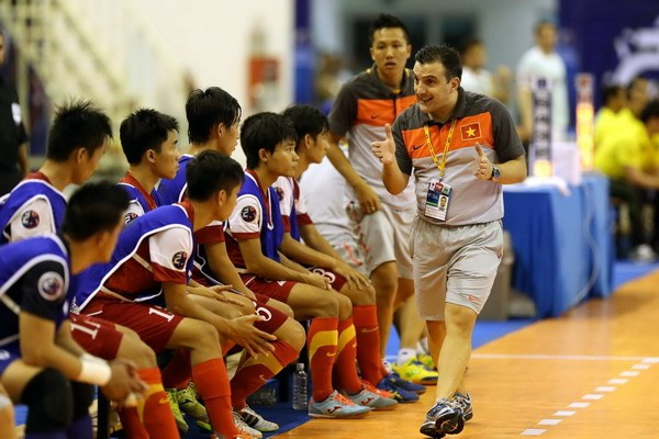 Không chỉ được đánh giá là có phong cách chuyên nghiệp, HLV Bruno Formoso còn áp dụng tư duy, chiến thuật hiện đại cho Futsal Việt Nam. Để vừa qua họ đã có mặt tại trận bán kết VCK Futsal châu Á 2016 sau khi vượt qua ĐKVĐ là ĐT Nhật Bản.