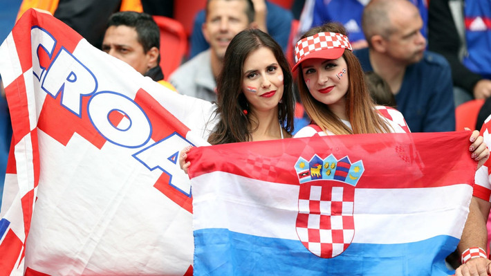 Những cô nàng đến từ Croatia mang vẻ đẹp tựa thiên thần đến với nước Pháp thơ mộng và lãng mạn.