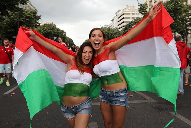 Nữ CĐV Hungary xinh đẹp và máu lửa.
