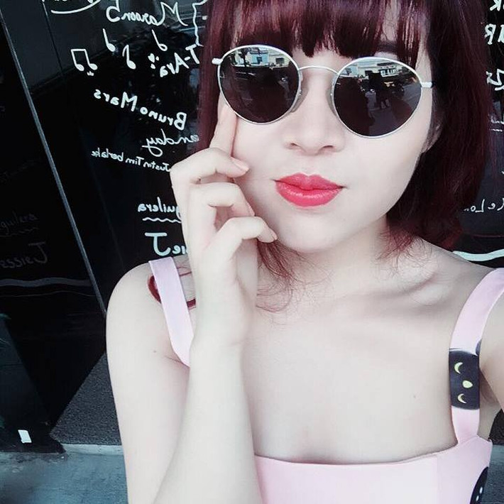 Nhưng do chưa va vấp nhiều trong lĩnh vực thời trang và kinh doanh nên An Trang đã phải dừng lại với hai loại hình kinh doanh này. Cú ngã trong sự nghiệp đầu đời khiến cô gái Bắc Giang này phải ngồi lại suy nghĩ và quyết định tạm dừng kinh doanh để đi học kiến thức rồi và trau dồi nghiệp vụ vững vàng trước khi nghĩ đến việc làm lại từ đầu.