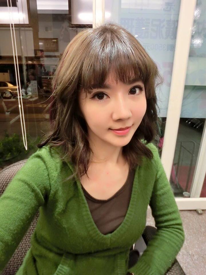 Tìm hiểu sâu xa hơn thì Kanji Yan đã lập gia đình và có một cậu con trai hai tuổi. Nhưng cô gái này vẫn giữ được làn da căng mịn và nét trẻ đẹp như thiếu nữ đôi mươi.
