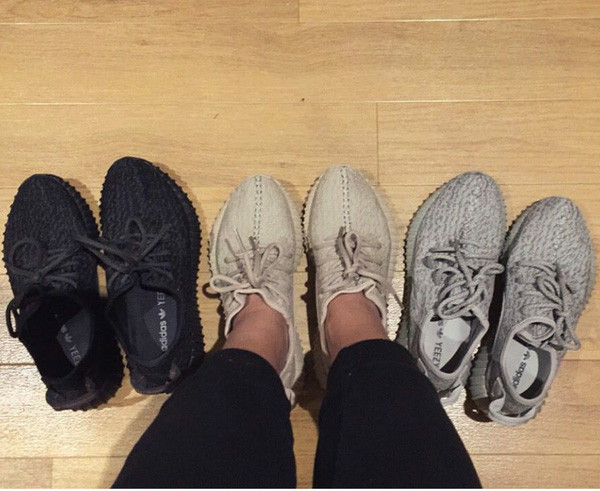 Đôi giầy Yeezy có giá lên tới 20 triệu đồng và là hàng cực hiếm trên thế giới. Thế nhưng, một cô nàng trong hội con nhà giàu tại Việt Nam lại sở hữu đến 3 đôi.