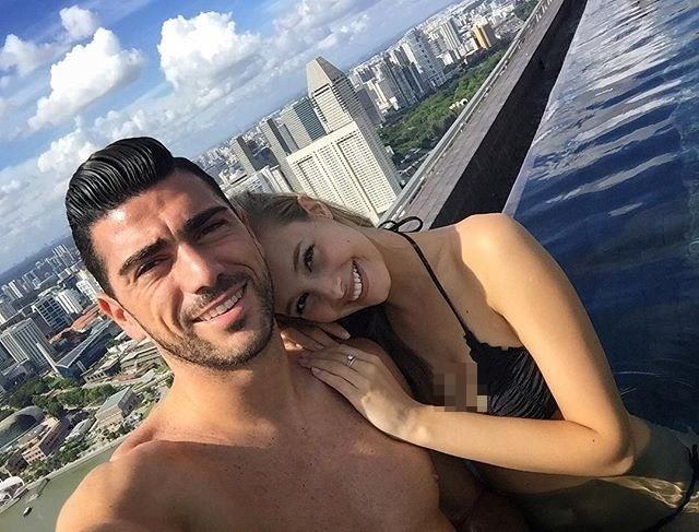 Graziano Pelle chính là cái tên được nhắc đến nhiều nhất của ĐT Italia ở kỳ Euro 2016 lần này, không chỉ bằng kỹ năng chơi bóng, phong cách thời trang mà còn bởi cô bạn gái xinh như mộng của mình.