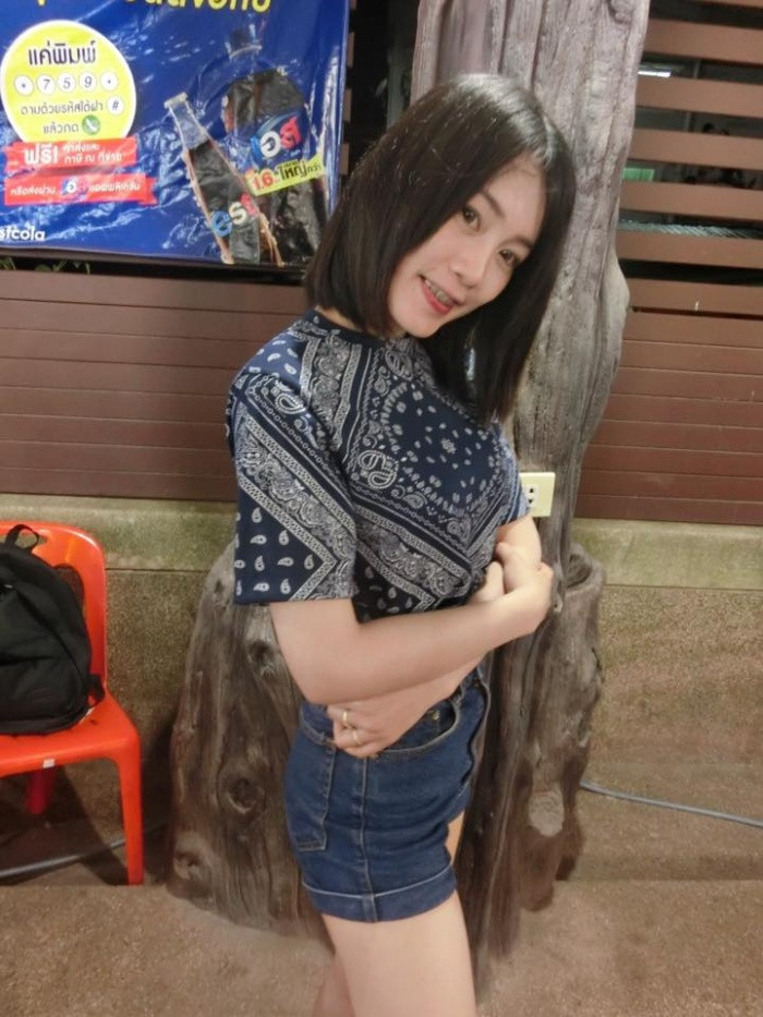 ... nhưng lại bị nhược điểm đến từ hàm răng nẹp và khiến nhiều người bất ngờ bởi chính khuôn miệng kém xinh của mình...