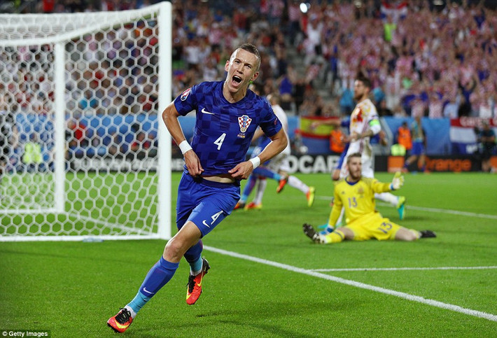 Ivan Perisic không phải là cái tên gây được sự chú ý nhiều nhất, thay vào đó như mọi khi tất cả đều đổ dồn về Luka Modric. Thế nhưng trên đất Pháp, Perisic mới lại là cầu thủ có phong độ ổn định nhất của Croatia từ sau vòng bảng kỳ Euro 2016.