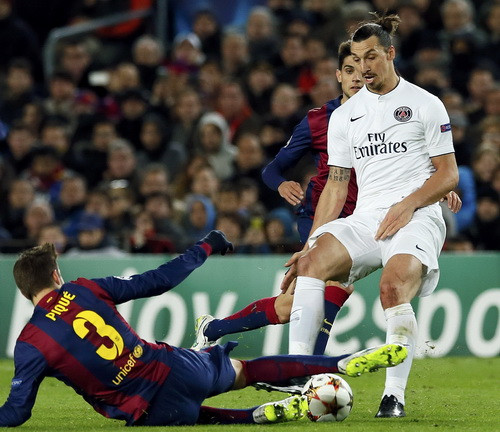 Sau khi chia tay PSG, Zlatan Ibrahimovic được Man United vô cùng quan tâm Thế nhưng nếu muốn có sự phục vụ của cầu thủ 34 tuổi này tại giải Ngoại hạng Anh, đội chủ sân Old Trafford buộc phải thay tướng và phải chi trả mức lương khá cao.