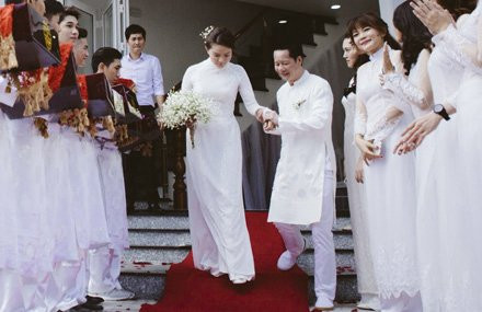 Sau tiệc đính hôn bí mật diễn ra đầu tháng 11 vừa qua, nữ diễn viên, người mẫu Phan Như Thảo hiện đang sống trong những tháng ngày ngập tràn hạnh phúc cùng đại gia Đức An. Chia sẻ với báo chí, cặp đôi liên tục thể hiện những suy nghĩ, tình cảm hết sức tốt đẹp, ấm áp dành cho nhau.