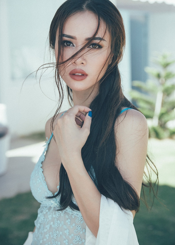 Vũ Ngọc Anh thời gian qua được cư dân mạng biết đến nhiều hơn sau khi hoàn thành xuất sắc vai diễn chính trong bộ phim Quyên và mới đây là thí sinh Bước nhảy hoàn vũ.