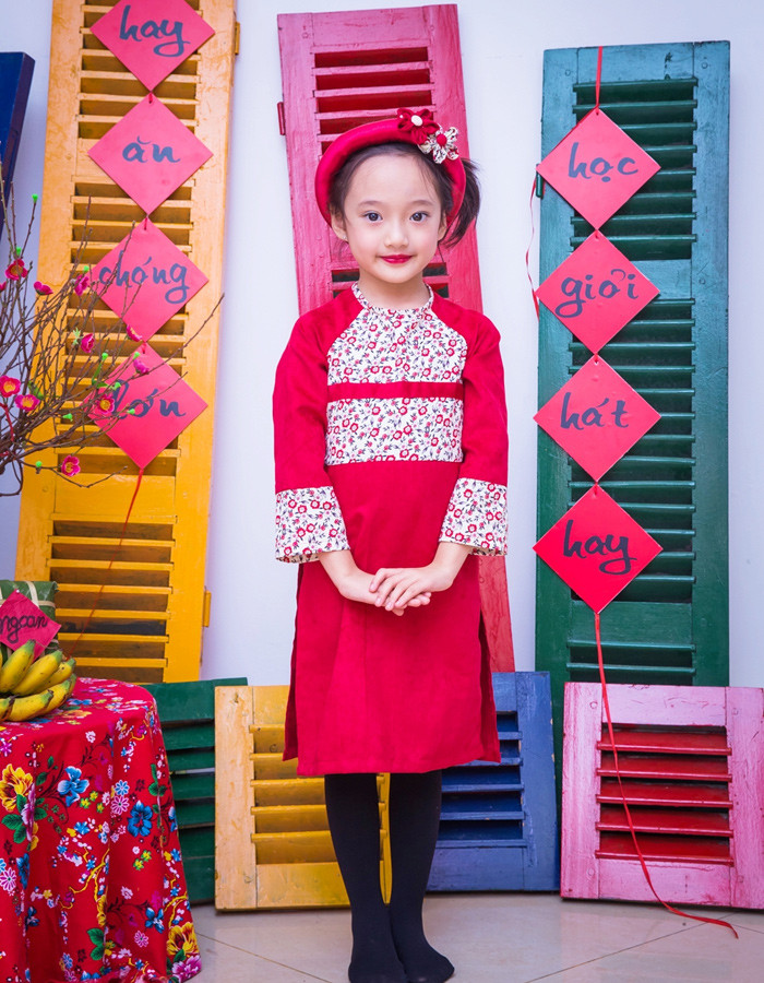 Hình ảnh dịu hiền, e thẹn trong bộ ảnh tết của Bảo Anh thực sự là "hơi khác" so với cô bé hàng ngày.