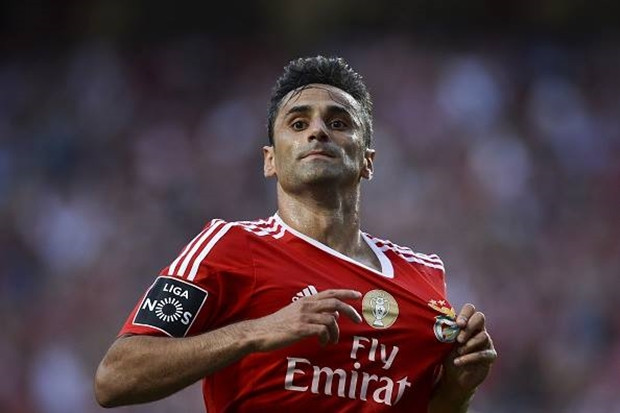 Xếp thứ hai trong danh sách những sát thủ tại trời Âu đó là Jonas Goncalves của CLB Benfica với 19 bàn thắng. Cầu thủ này giành được số điểm là 38 điểm.