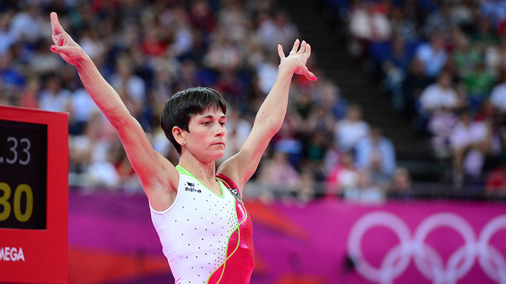 Tính tổng cộng, Oksana Chusovitina là nữ VĐV TDDC duy nhất tham dự liên tiếp 7 kỳ thế vận hội, điều mà không phải bất cứ ngôi sao thể thao nào cũng có quyền nghĩ tới. Riêng môn nhảy chống, VĐV gạo cội này lập kỷ lục giành tổng cộng 9 HCV thế giới.