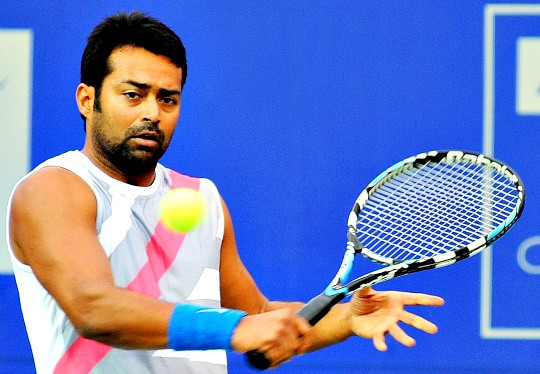 VĐV tiếp theo đứng trong danh sách những VĐV tham dự nhiều kỳ Olympic nhất đó là Leander Paes của môn quần vợt (Ấn Độ). Năm nay 43 tuổi, bộ sưu tập thành tích của Paes bao gồm 8 chức vô địch đôi nam và 10 chức vô địch đôi nam nữ Grand Slam. Anh từng đánh đôi với hai cựu tay vợt nữ số 1 thế giới, trước kia là Martina Navratilova và gần đây là với Martina Hingis.